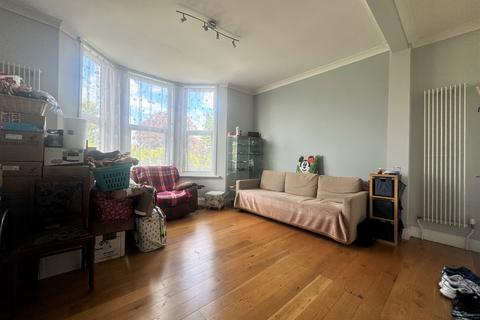 2 bedroom apartment to rent, Park Road Ramsgate CT11