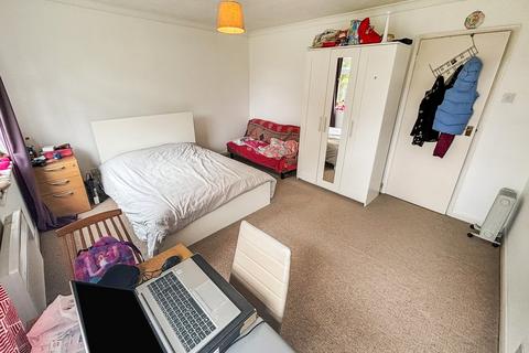 18, Valerie Court Bath Road, Reading, RG1 6HP
