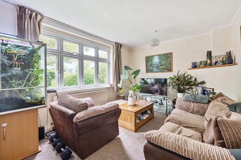 10 Vincent Road, Coulsdon, CR5 3DH