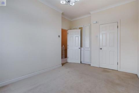 3 bedroom terraced house to rent, Sovereign Crescent, London SE16