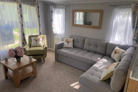 2 bedroom lodge for sale, MIll Lane, Hawksworth Leeds