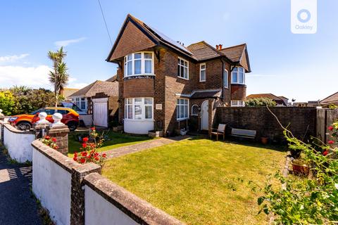 3 bedroom detached house for sale, Lincoln Avenue South, Peacehaven