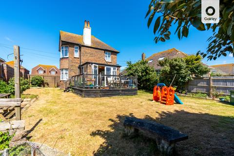 3 bedroom detached house for sale, Lincoln Avenue South, Peacehaven