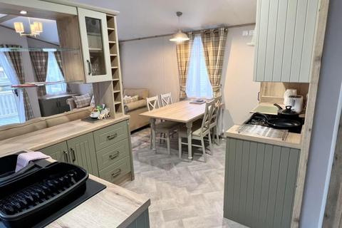 2 bedroom lodge for sale, MIll Lane, Hawksworth Leeds