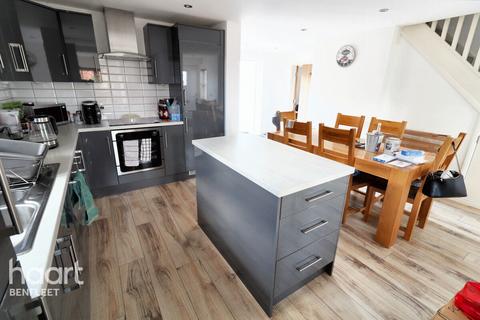 3 bedroom chalet for sale, Essex Way, Benfleet