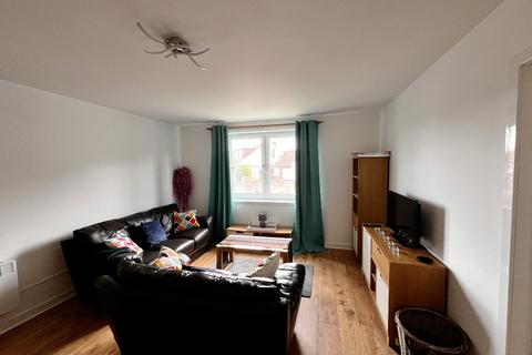 2 bedroom flat to rent, Kate Kennedy Court, St Andrews KY16