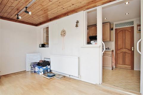 5 Lansdown Close, Woking, GU21 8TF
