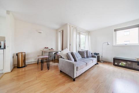 2 bedroom flat for sale, Wellington Square, Islington