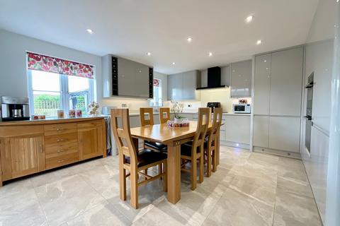 47 Burrium Gate, Usk, NP15 1TN