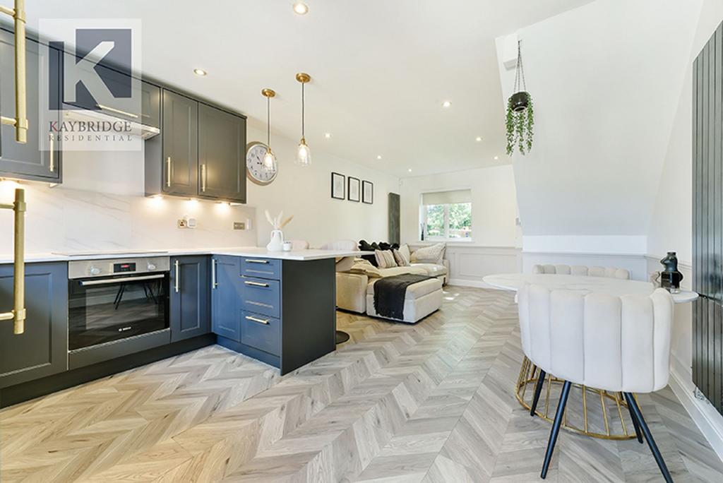 Cotswold Way, Worcester Park, KT4 2 bed terraced house for sale £435,000