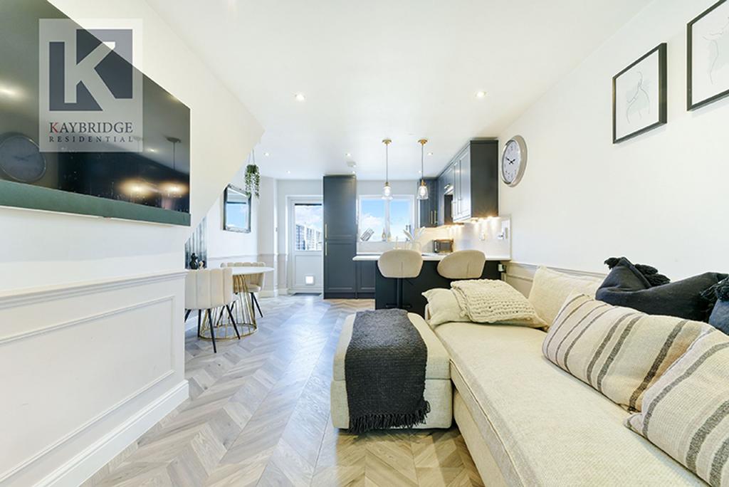 Cotswold Way, Worcester Park - KT4 8 LL