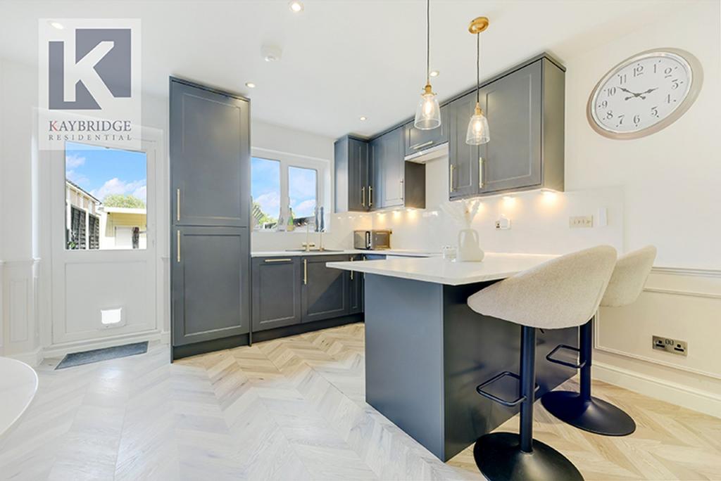 Cotswold Way, Worcester Park - KT4 8 LL