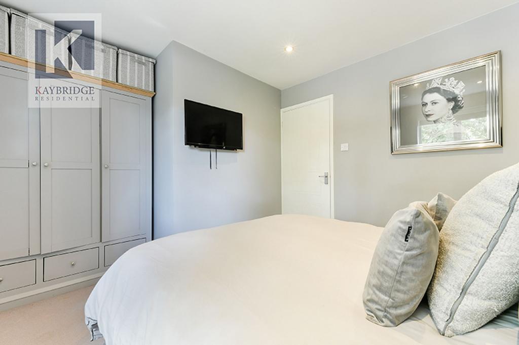 Cotswold Way, Worcester Park - KT4 8 LL
