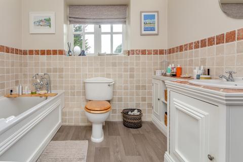 2 Birch Gardens, Amersham, HP7 9TH