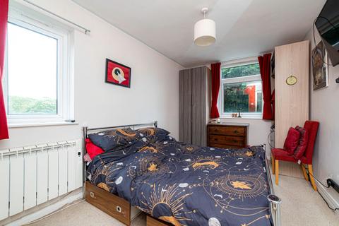 2 bedroom flat for sale, Halstead Close, Canterbury, CT2