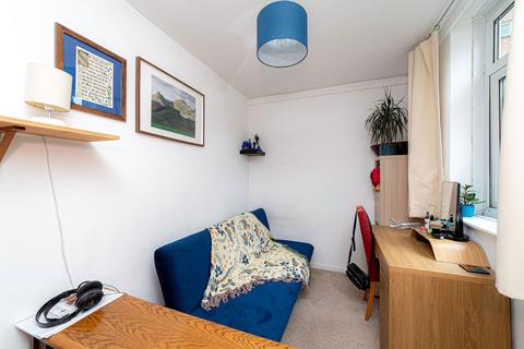 2 bedroom flat for sale, Halstead Close, Canterbury, CT2