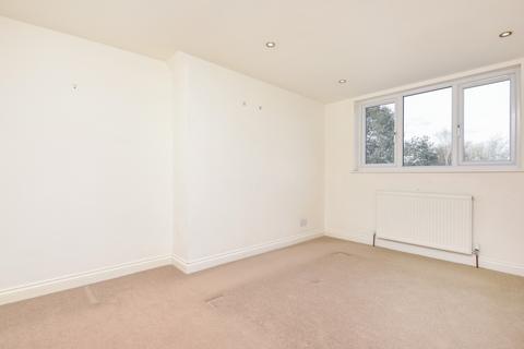 4 bedroom house to rent, Harewood Road Colliers Wood SW19