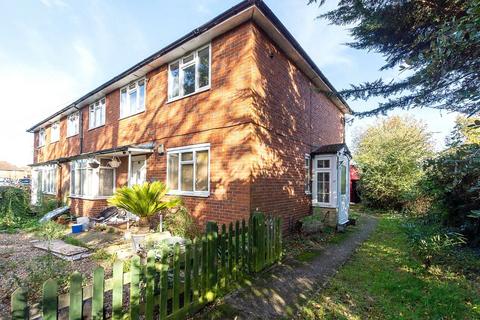 16 Donne Place, Mitcham, CR4 1DX