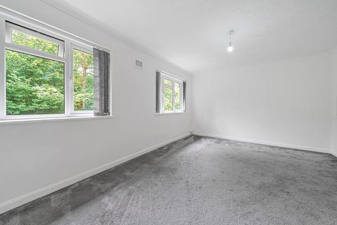 16 Donne Place, Mitcham, CR4 1DX