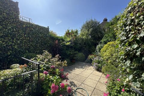4 bedroom terraced house for sale, London Road, Deal, CT14