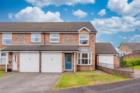 3 bedroom end of terrace house for sale, Warner Close, Cleeve