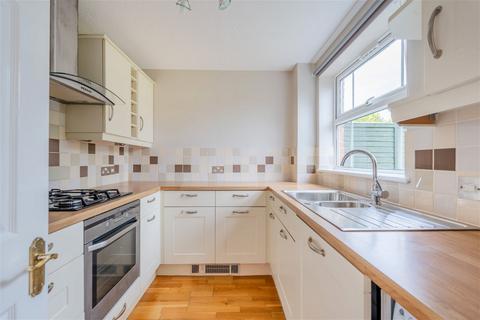3 bedroom end of terrace house for sale, Warner Close, Cleeve