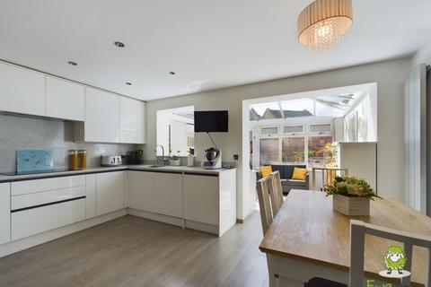 18 Crofton Square, Sherfield On Loddon, Hook, RG27 0SX