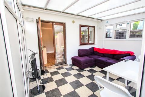 29 Whinyates Road, London, SE9 6NW