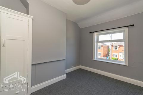 3 bedroom semi-detached house to rent, Forshaw Avenue, Lytham St Annes, Lancashire