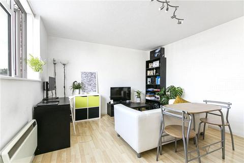 1 bedroom apartment for sale, Rayners Road, London, SW15