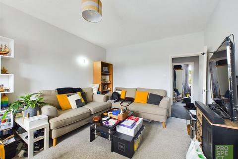 2 bedroom apartment for sale, High Street, Crowthorne, Berkshire, RG45