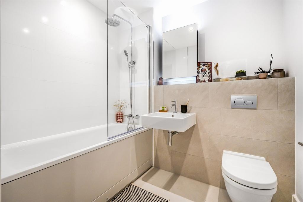 Main Bathroom
