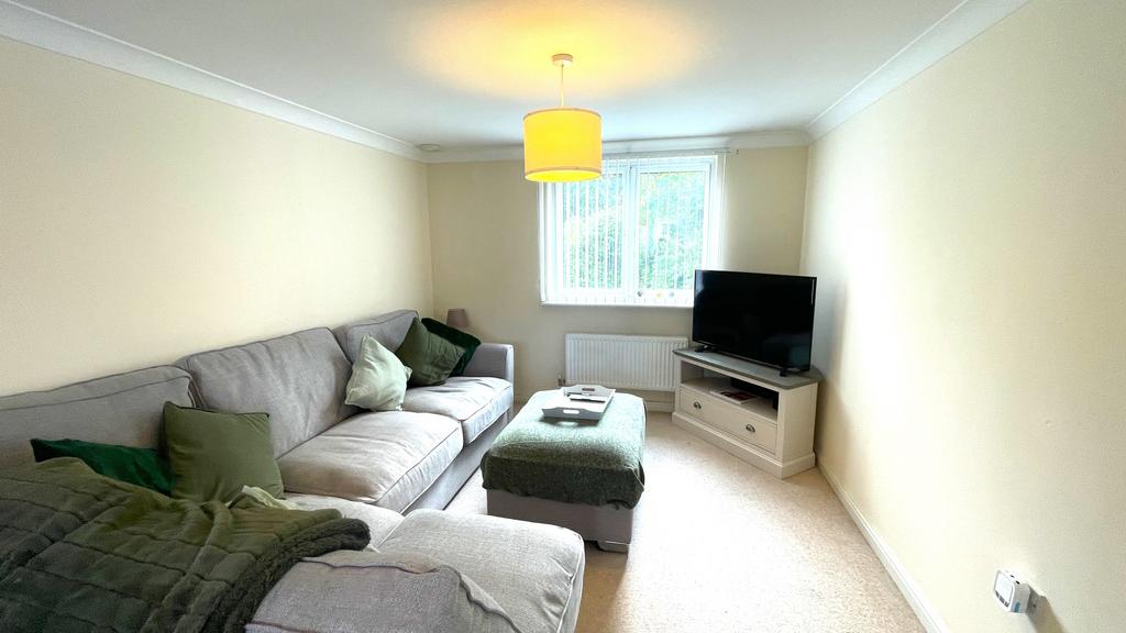 Westfield House, Rogerstone 2 bed flat to rent £850 pcm (£196 pw)