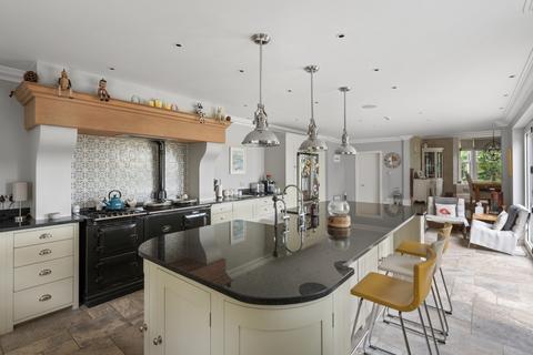 6 bedroom detached house for sale, Laindon Common Road, Billericay, Essex