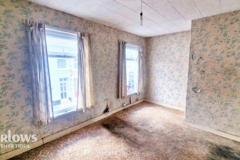 17 Gresham Place, Treharris, CF46 5AF