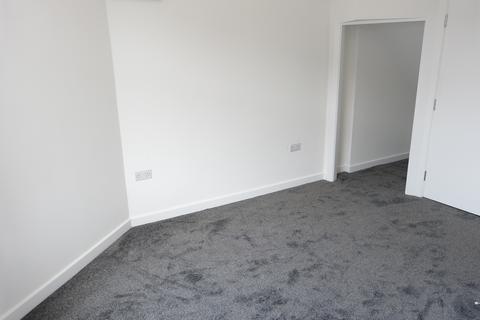 2 bedroom flat to rent, North End Road, London, NW11