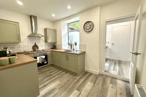 23 Oakfield Terrace, Tonypandy, CF40 2TE