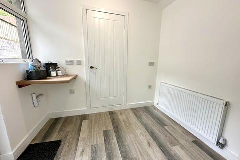 23 Oakfield Terrace, Tonypandy, CF40 2TE