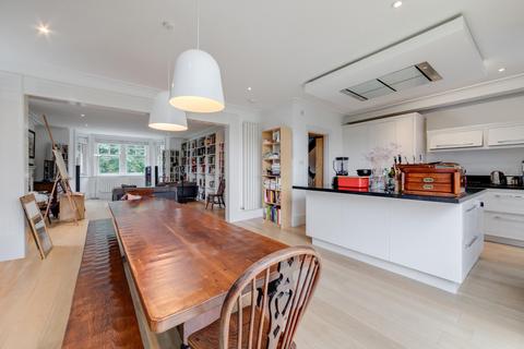 4 bedroom flat for sale, Redington Road, Hampstead, London, NW3