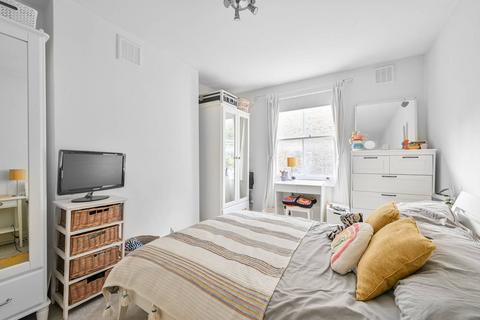 2 bedroom flat to rent, Severus Road, Clapham Junction, London, SW11