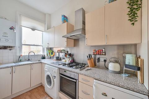 2 bedroom flat to rent, Severus Road, Clapham Junction, London, SW11