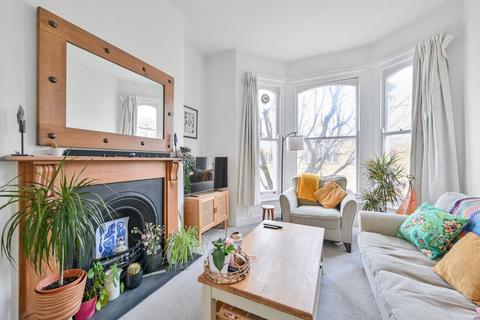 2 bedroom flat to rent, Severus Road, Clapham Junction, London, SW11