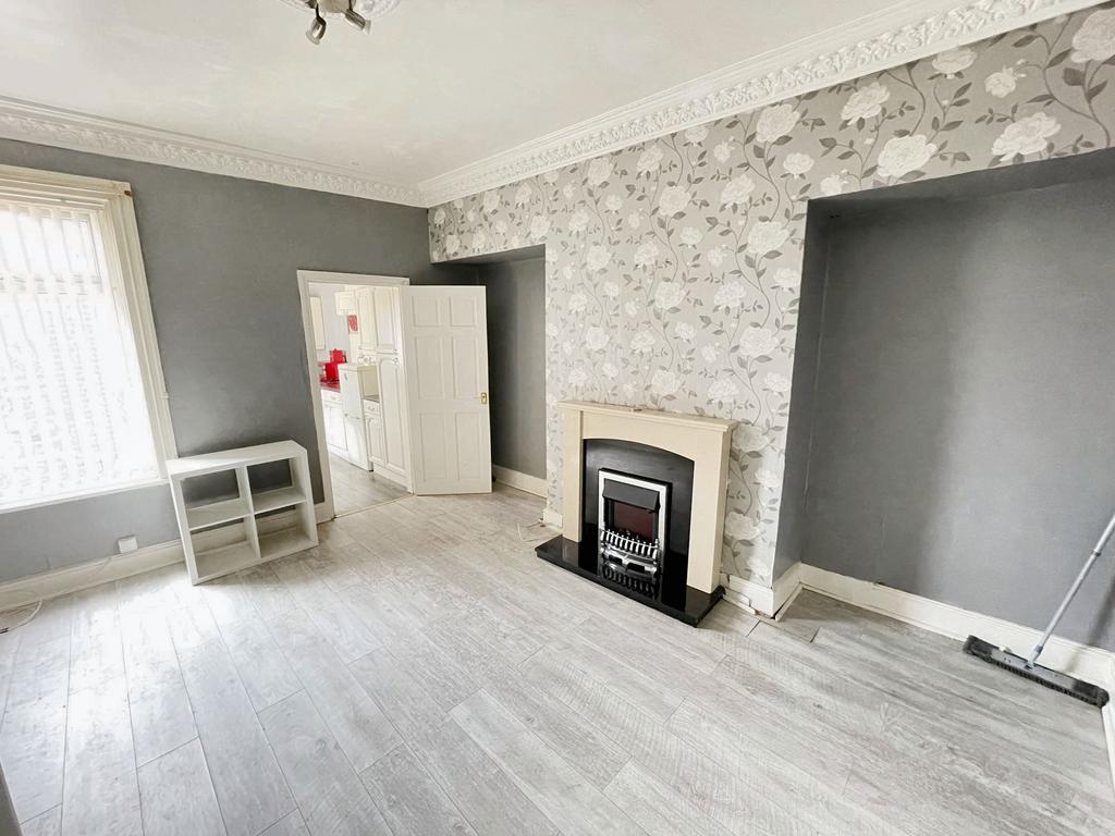 Dacre Street, Laygate, South Shields... 2 bed ground floor flat for