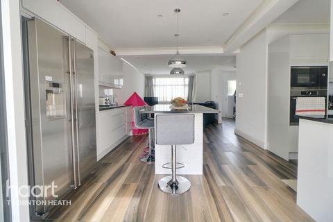 24 Hamilton Road, Thornton Heath, CR7 8NL