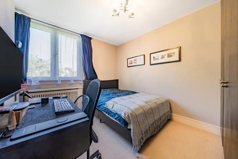 2 bedroom apartment to rent, Winterfold Close Southfields SW19