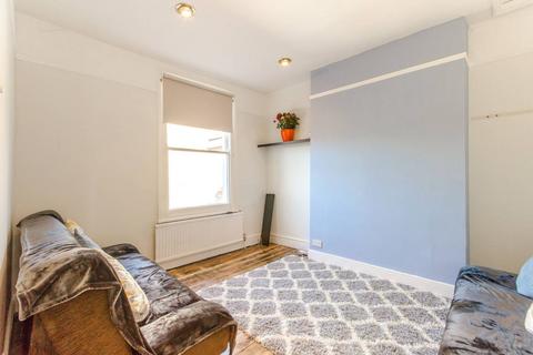 2 bedroom flat to rent, Saltram Crescent, Maida Hill, London, W9