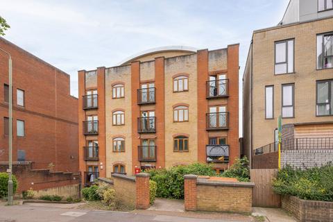 2 bedroom flat for sale, Newbury House, New Barnet, Barnet, EN4