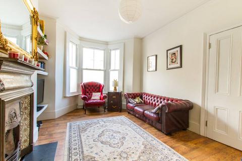 4 bedroom terraced house to rent, Holly Park Road, Friern Barnet, London, N11
