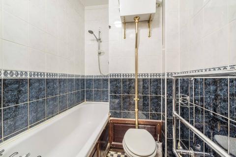 3 bedroom flat to rent, Queensway, Queensway, London, W2