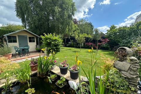 38 Chesham Road, Bovingdon, Hemel Hempstead, HP3 0EE